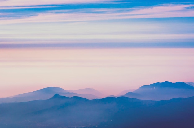 Berge im Morgendunst