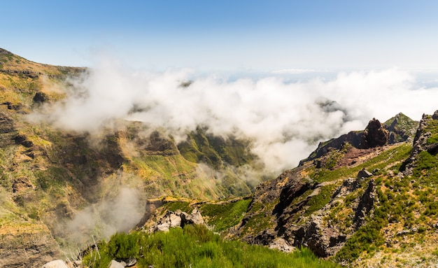 Berge in Wolkenlandschaft