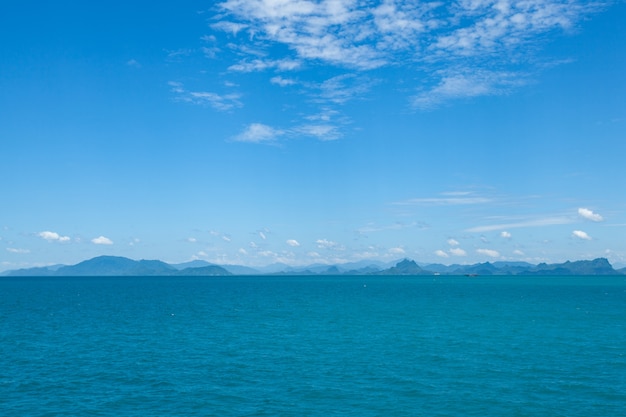 Berge, Meer und Himmel