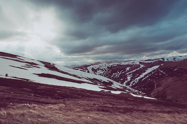 Berge mit Schnee