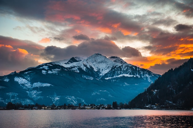 Berge Skigebiet Zell am See Österreich.