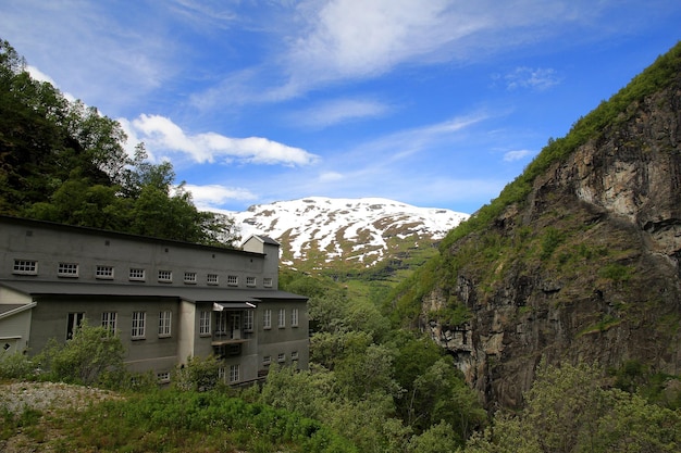 Berge und Täler entlang Flamsbana Die Flambahn Norwegen