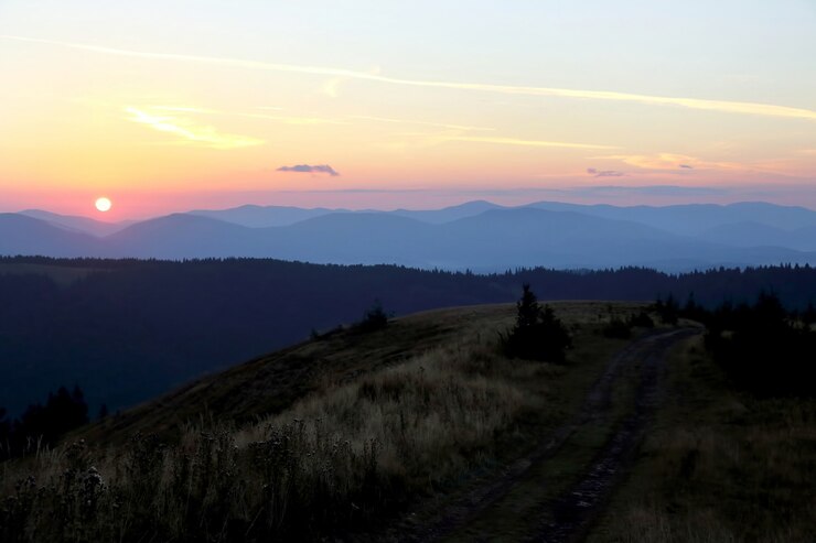 Foto berge vor sonnenaufgang