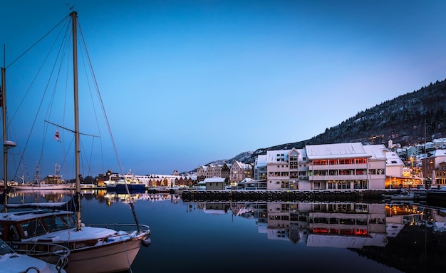 Bergen à noite