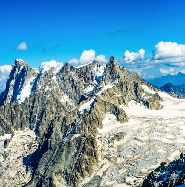 Berggipfel im Alpenmassiv