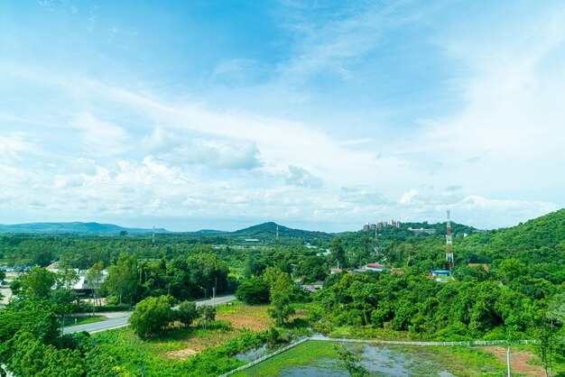 Berghügel bei Chanthaburi in Thailand