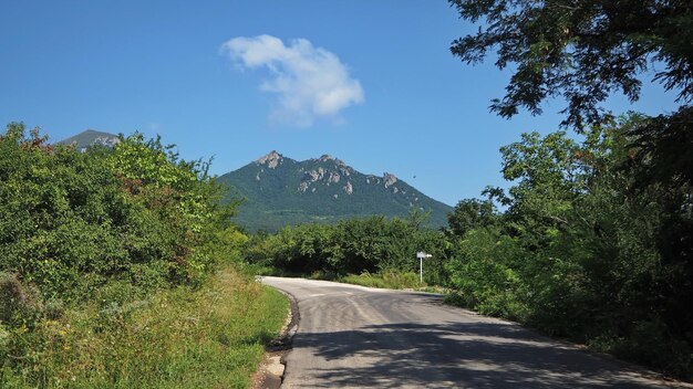 Berglandschaften des Nordkaukasus, Berg Beshtau. Pjatigorsk, Russland.