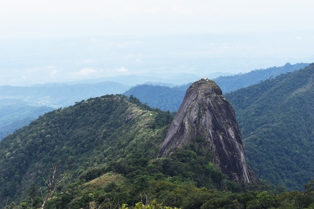 Berglandschaftsstandpunkt in Thailand.