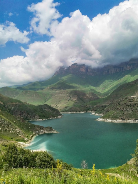 Bergsee Gizhgit in KabardinoBalkarien Elbrus Region Russlands