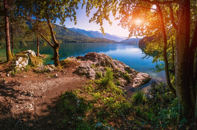 Bergsee zwischen Bergen