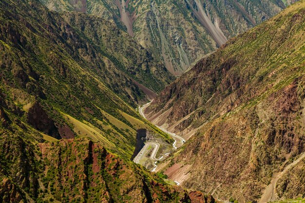 Bergstraße durch den Pass Kirgistan Tien Shan