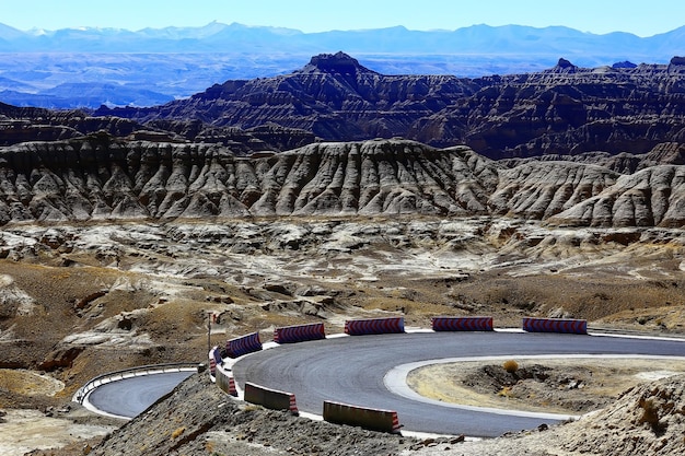 Bergstraße in Tibet