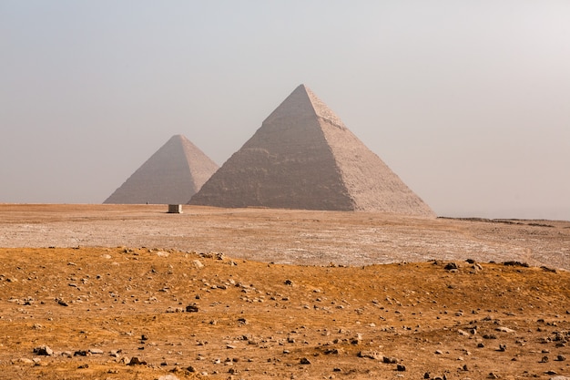 Berühmte ägyptische Pyramiden von Gizeh. Landschaft in Ägypten. Pyramide in der Wüste