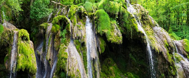 Berühmte Ansicht von Cascades des Tufs in Frankreich