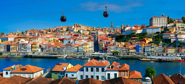 Foto berühmte aussicht auf porto und den fluss douro, portugal, europa