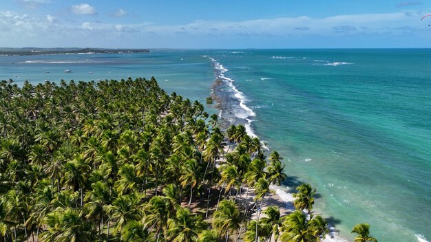 Berühmte Kirche am Strand von Carneiros in Pernambuco, Brasilien