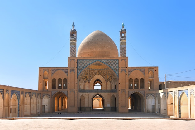 Berühmte Moschee-Medresse Agha Bozorg, ein Meisterwerk der islamischen Architektur in Kashan.