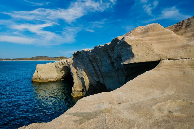 Berühmter sarakiniko-strand auf der insel milos in griechenland