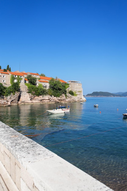 Berühmtes architektonisches Denkmal des Inselresorts St. Stephen St. Stephen in der Adria Montenegro Das Konzept der Erholung auf See