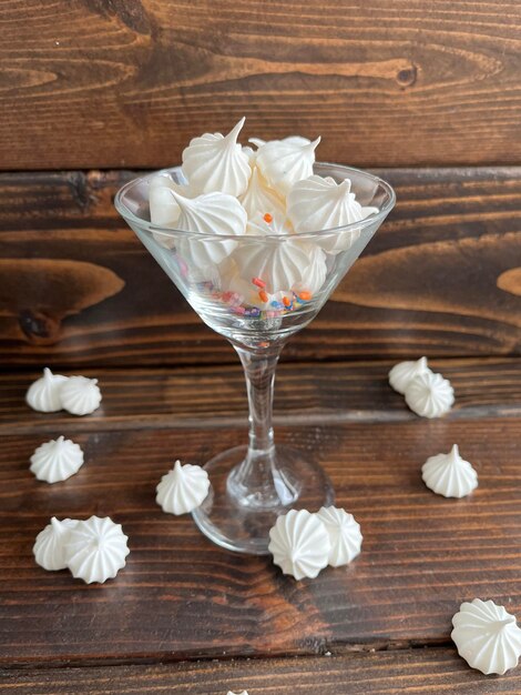 Foto los besos de merengue en un vaso