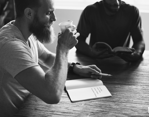 Besprechungstisch-Networking-Sharing-Konzept