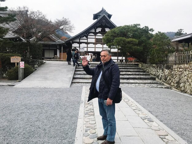 Foto besuch von kyoto im herbst buddhistischer tempel im jahr 1994 wurde es von der unesco zum weltkulturerbe erklärt