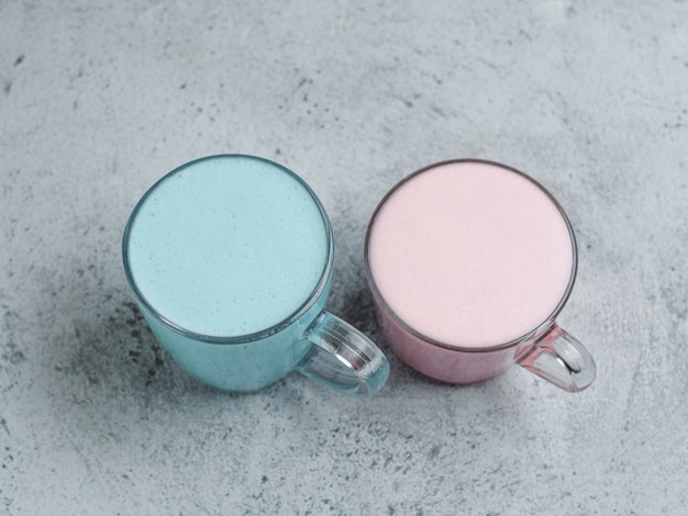 Beterraba rosa e azul spirulina latte