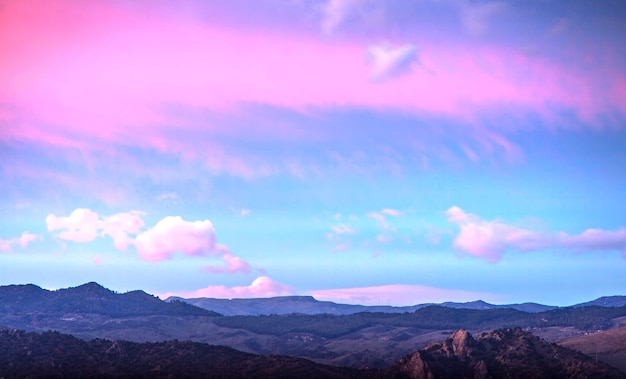 Bewölkter Himmel auf Leonforte, Sizilien