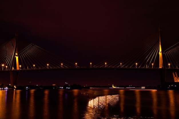 Bhumibol-Brücke.