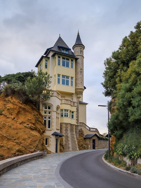 Biarritz França A estrada para a mansão Villa Belza do marco icônico do século XIX em Biarritz