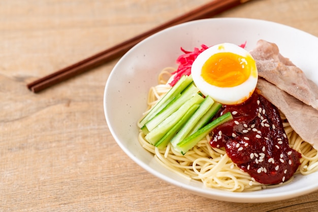 bibim naengmyeon - fideos fríos coreanos