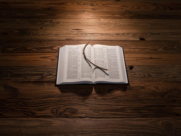 La Biblia ciern tlo Foto