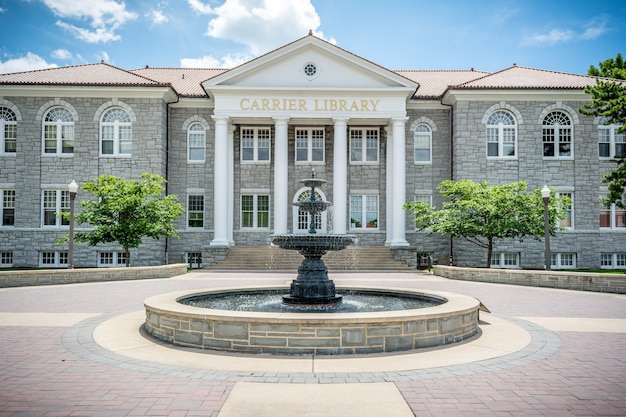 Foto biblioteca carrier de la universidad james madison