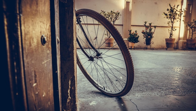 Bicicleta en la calle de la ciudad