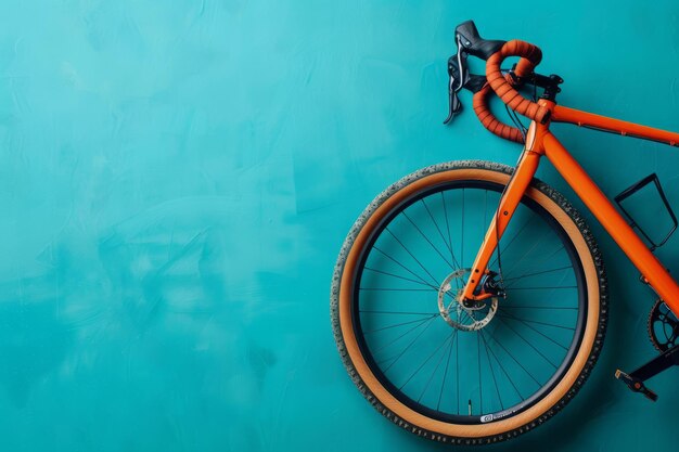 Bicicleta de cascalho em fundo azul