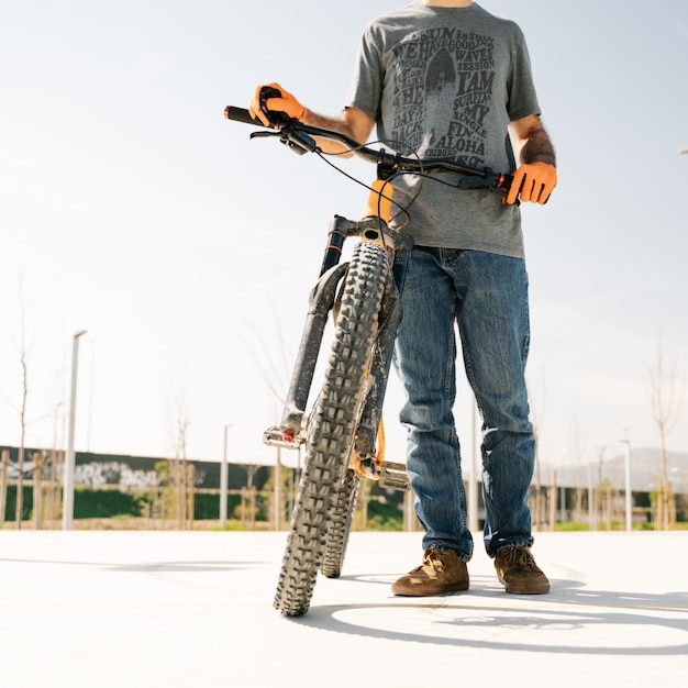 Bicicleta de montaña al aire libre