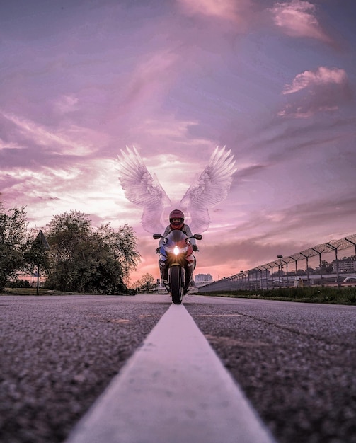 Foto bicicleta na estrada