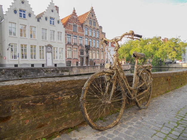 Bicicleta vieja abandonada