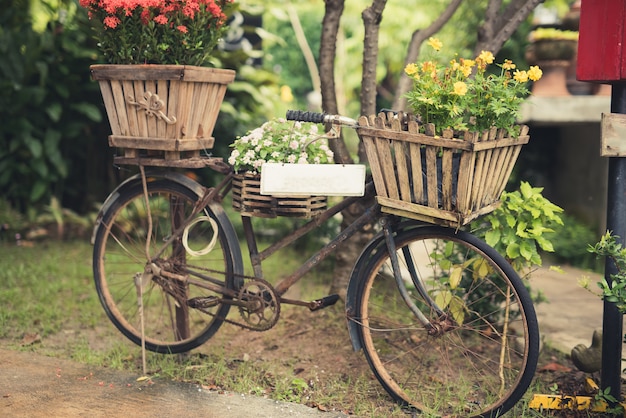 Bicicleta vintage com flores