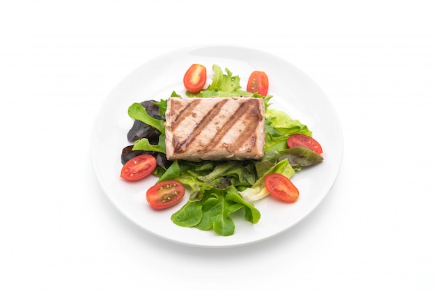 Bife de atum com salada