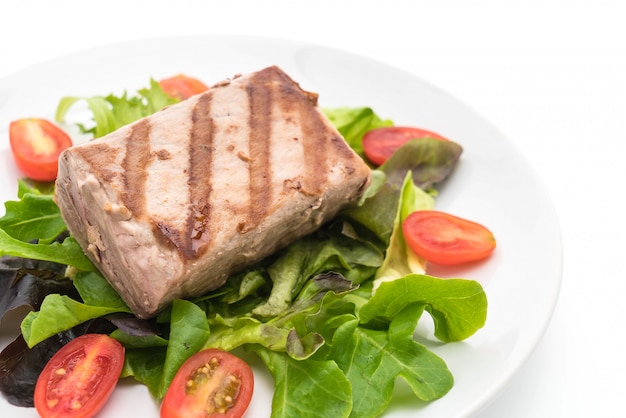 bife de atum com salada