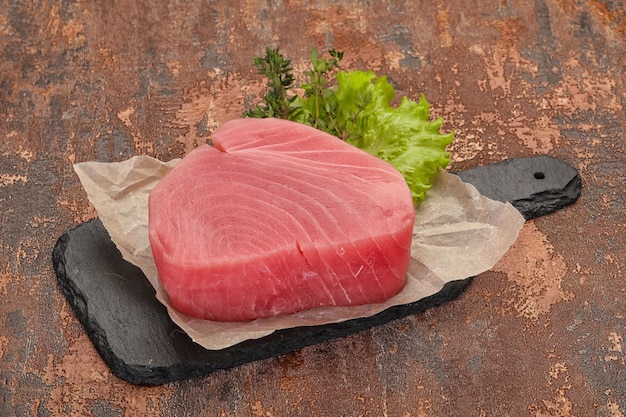 Bife de atum cru