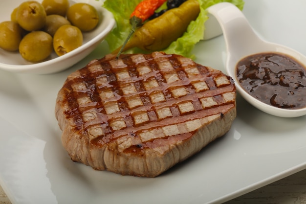 Bife de carne grelhado