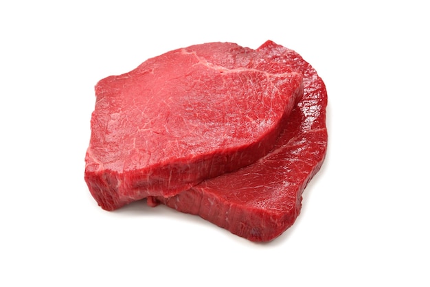 Bife de carne isolado no fundo branco