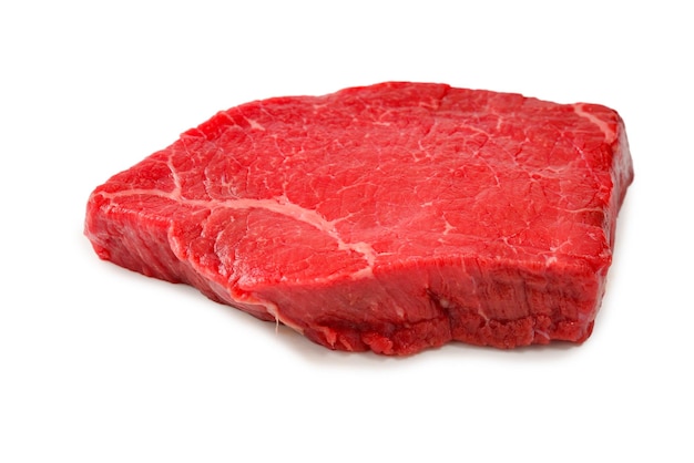 Bife de carne isolado no fundo branco