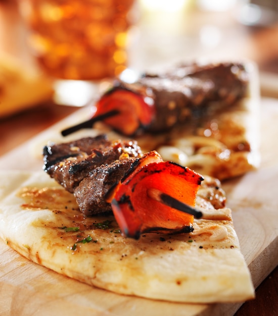 Bife do lombo com pão pita