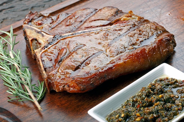 Bife t bone com legumes