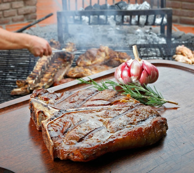 Bife T bone com legumes