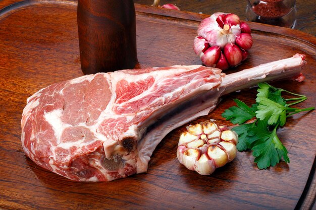 Bife Tomahawk Cru