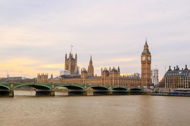 Big Ben y Casas del Parlamento en Londres